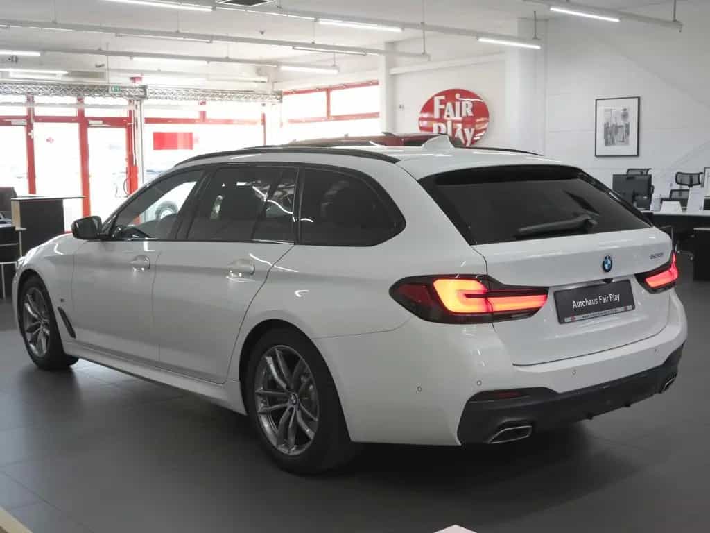 BMW 5 Series 11/2020-photo-5