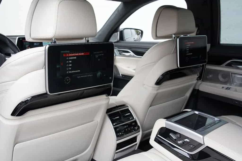 BMW 7 Series 750i xDrive *M-SPORT*PURE-EXCELLENCE*B&W*LASER* 10/2018-photo-12