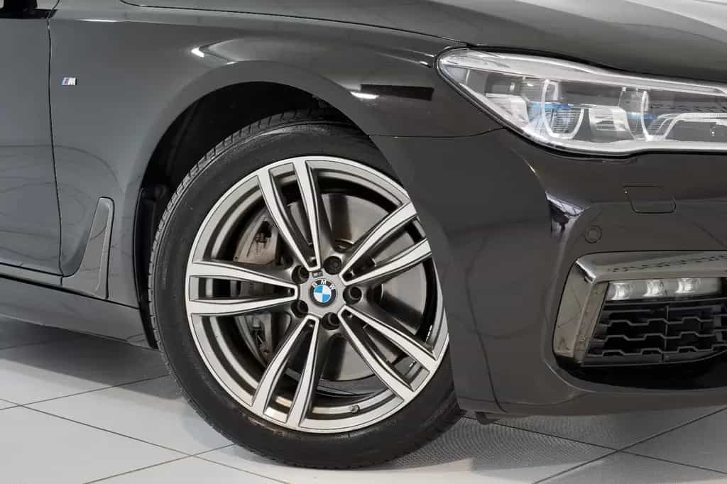 BMW 7 Series 750i xDrive *M-SPORT*PURE-EXCELLENCE*B&W*LASER* 10/2018-photo-25
