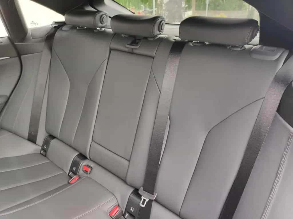ALPINA B4 Gran Coupé SWITCH-TRONIC Allrad 03/2024-photo-14