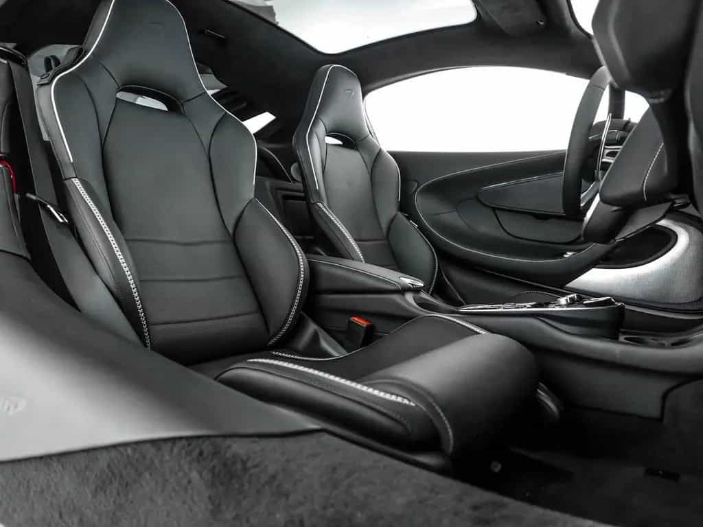 McLaren GT - MCLAREN MILANO 06/2025-photo-11