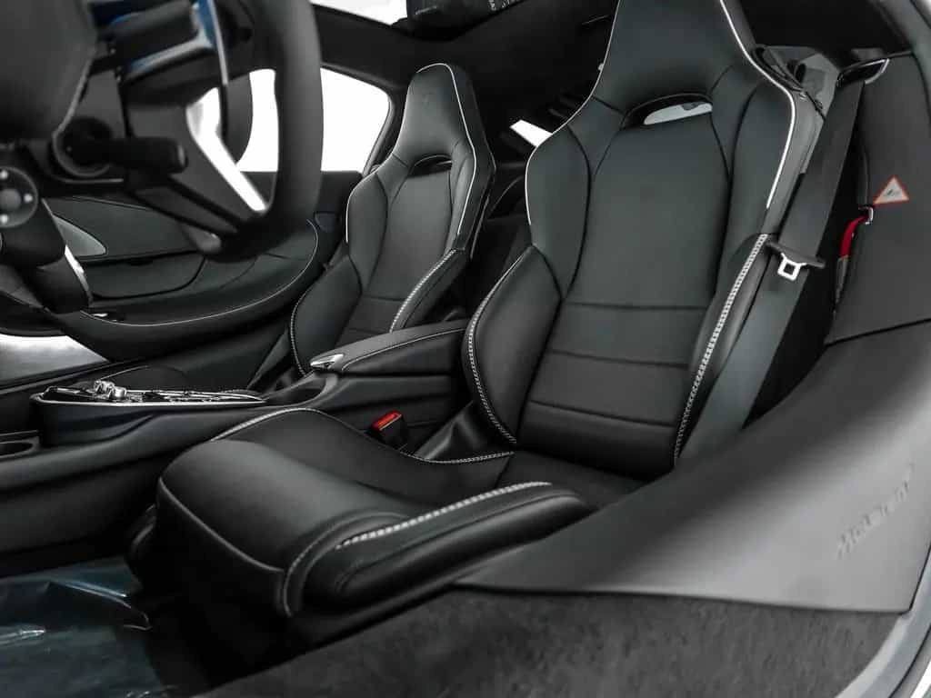 McLaren GT - MCLAREN MILANO 06/2025-photo-7