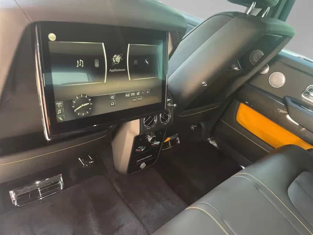 Rolls-Royce Cullinan Black Badge / Shooting Star null-photo-16