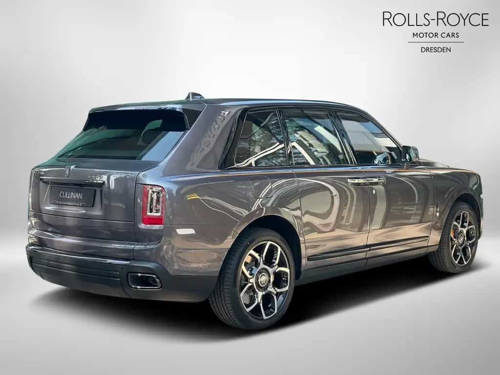Rolls-Royce Cullinan Black Badge / Shooting Star null-photo-23