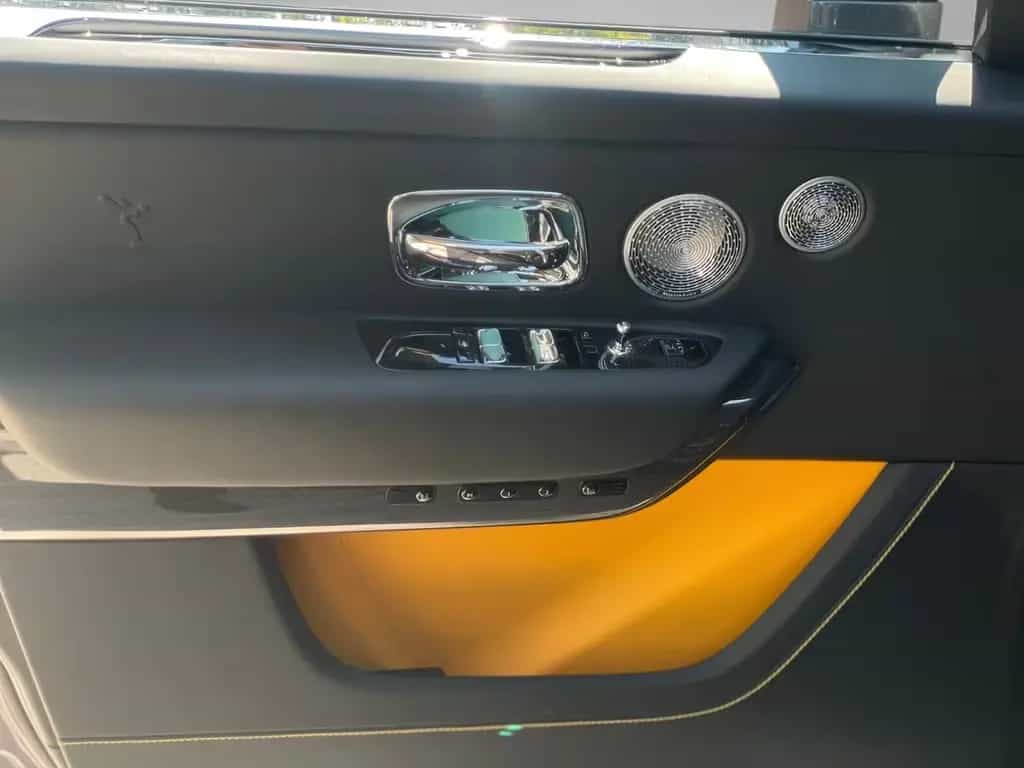 Rolls-Royce Cullinan Black Badge / Shooting Star null-photo-6