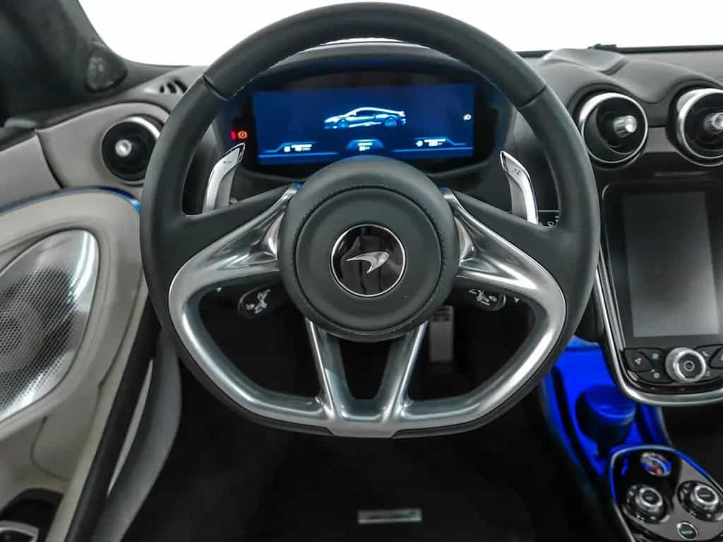 McLaren GTS - McLaren Milano 12/2025-photo-10
