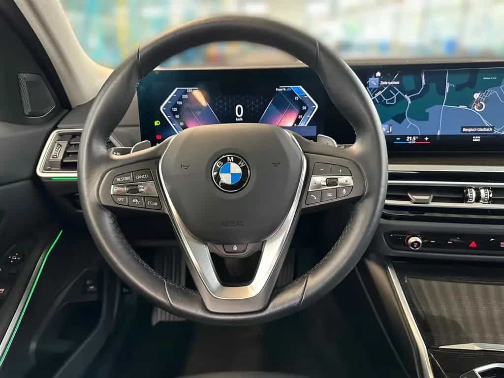 BMW 320 d xDrive Touring   Standheizung,Panoramadach 06/2023-photo-13