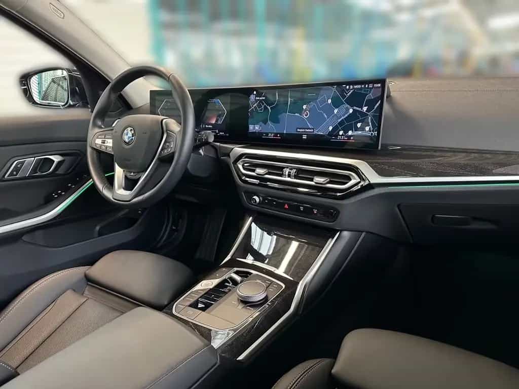 BMW 320 d xDrive Touring   Standheizung,Panoramadach 06/2023-photo-16