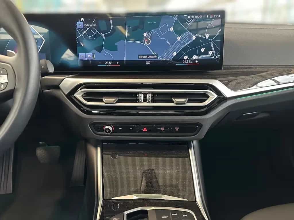BMW 320 d xDrive Touring   Standheizung,Panoramadach 06/2023-photo-23