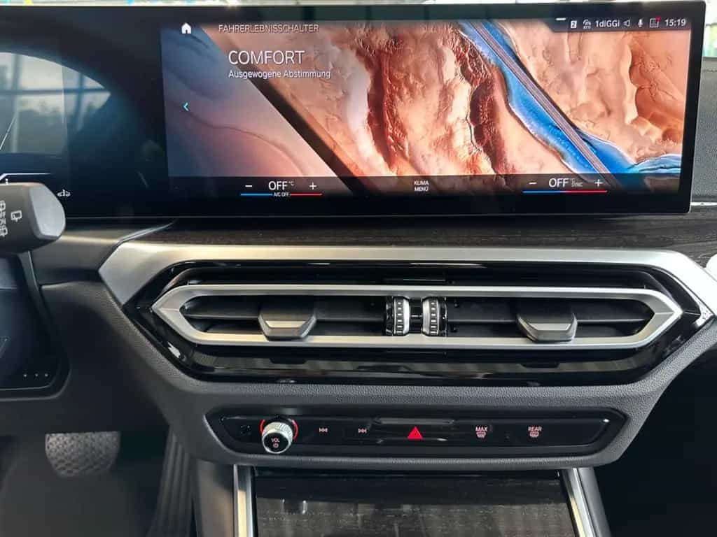 BMW 320 d xDrive Touring   Standheizung,Panoramadach 06/2023-photo-25