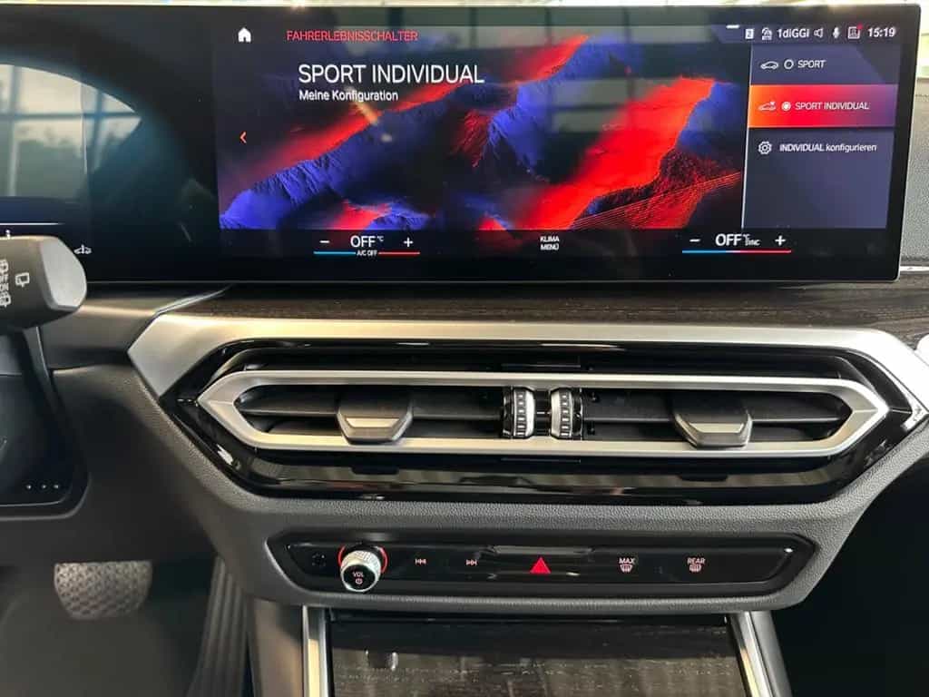 BMW 320 d xDrive Touring   Standheizung,Panoramadach 06/2023-photo-29
