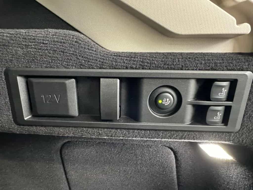 BMW 320 d xDrive Touring   Standheizung,Panoramadach 06/2023-photo-31