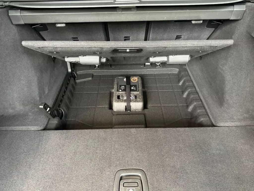 BMW 320 d xDrive Touring   Standheizung,Panoramadach 06/2023-photo-32