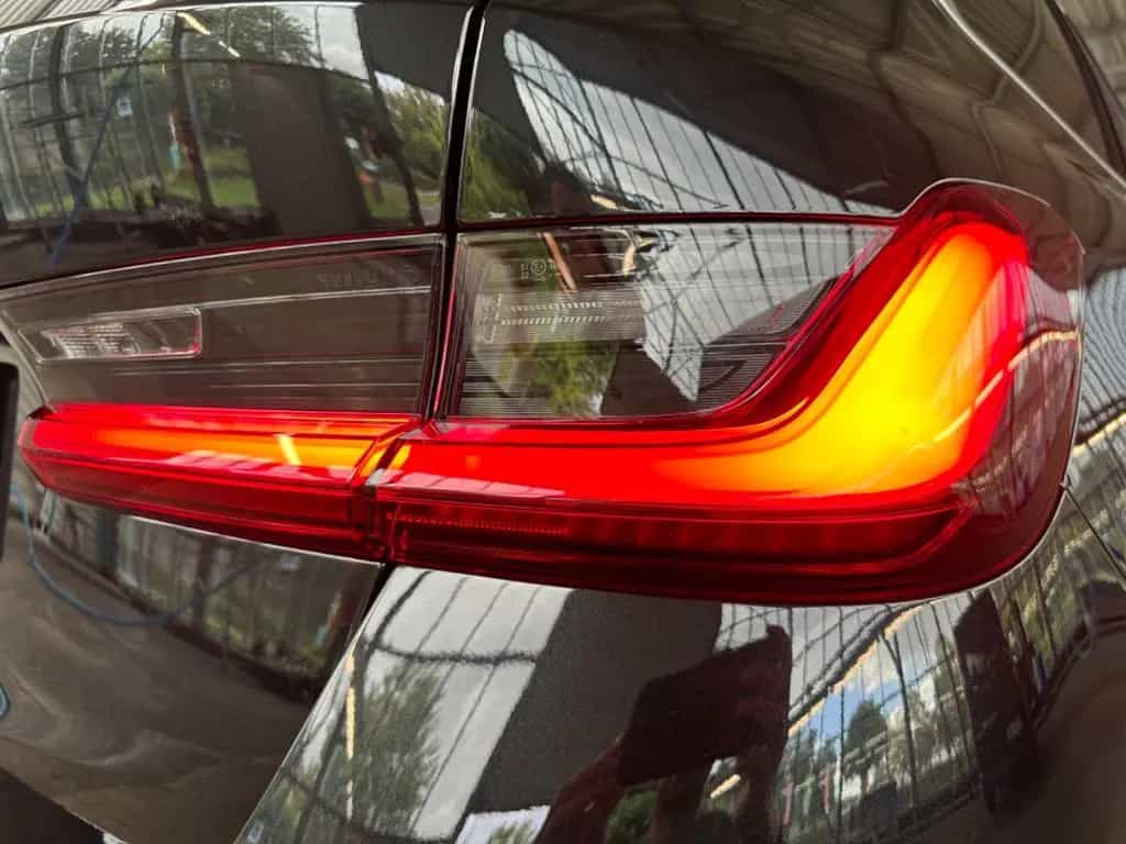 BMW 320 d xDrive Touring   Standheizung,Panoramadach 06/2023-photo-37