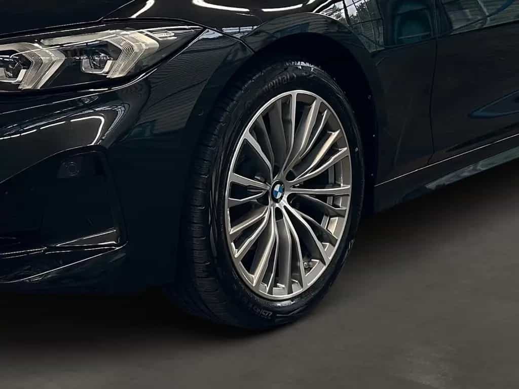 BMW 320 d xDrive Touring   Standheizung,Panoramadach 06/2023-photo-8