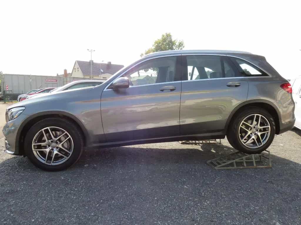 Mercedes-Benz GLC 250 GLC 250 4Matic Edition 1 AMG-Line  Leder 04/2018-photo-5