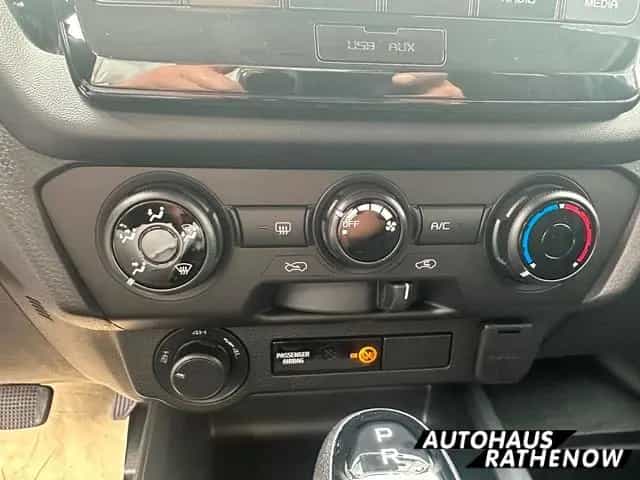 Isuzu D-Max Space Cab Automatik L 5 Jahre Garantie Spu 10/2023-photo-11