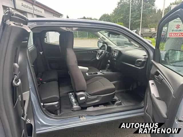 Isuzu D-Max Space Cab Automatik L 5 Jahre Garantie Spu 10/2023-photo-2