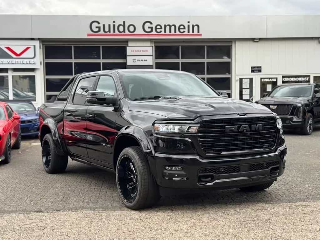 Dodge RAM 1500 Laramie Night Premium Crew 2025 UMBAU 06/2025-photo-0