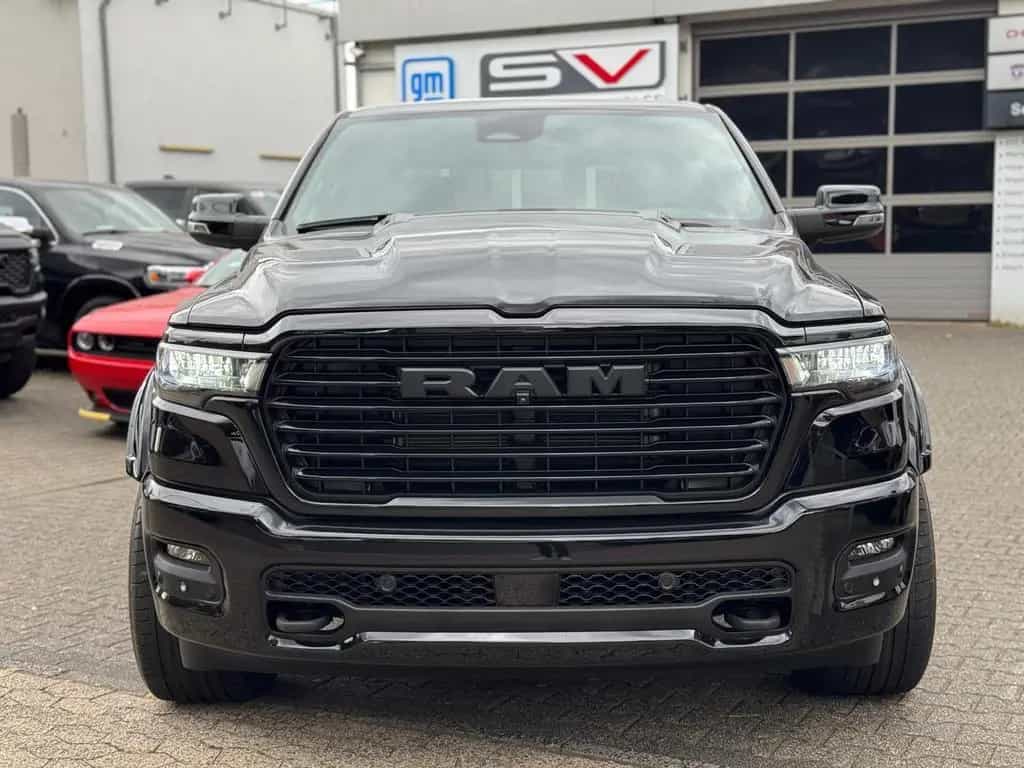 Dodge RAM 1500 Laramie Night Premium Crew 2025 UMBAU 06/2025-photo-11
