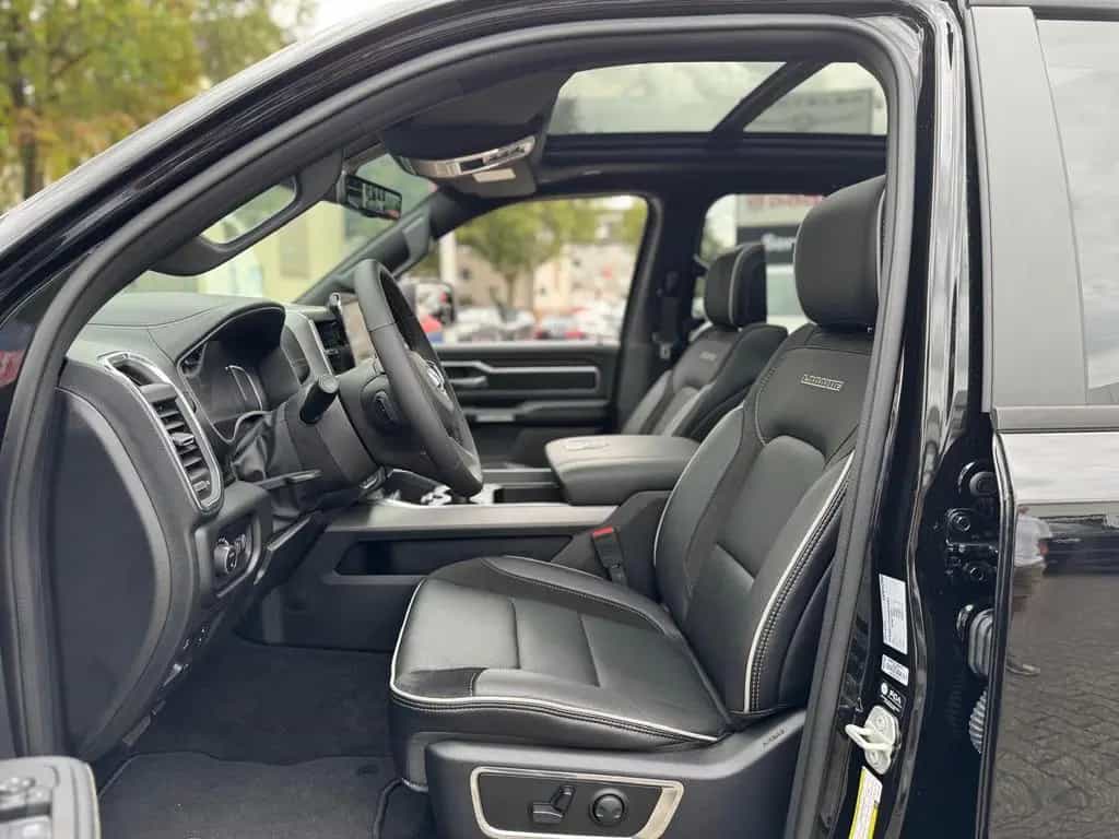 Dodge RAM 1500 Laramie Night Premium Crew 2025 UMBAU 06/2025-photo-15