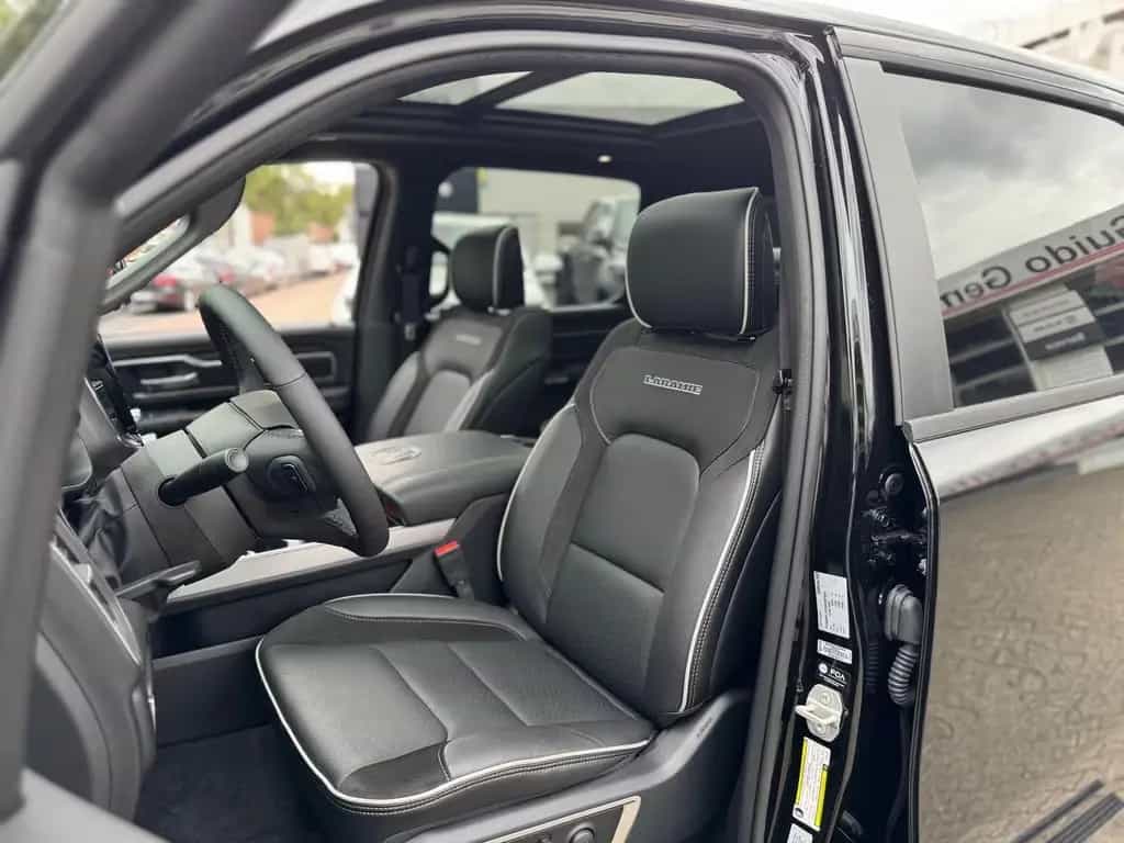 Dodge RAM 1500 Laramie Night Premium Crew 2025 UMBAU 06/2025-photo-16