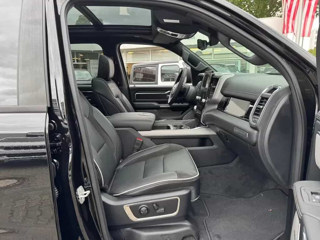 Dodge RAM 1500 Laramie Night Premium Crew 2025 UMBAU 06/2025-photo-18