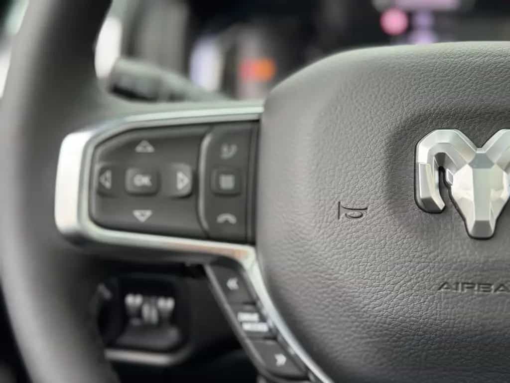 Dodge RAM 1500 Laramie Night Premium Crew 2025 UMBAU 06/2025-photo-26