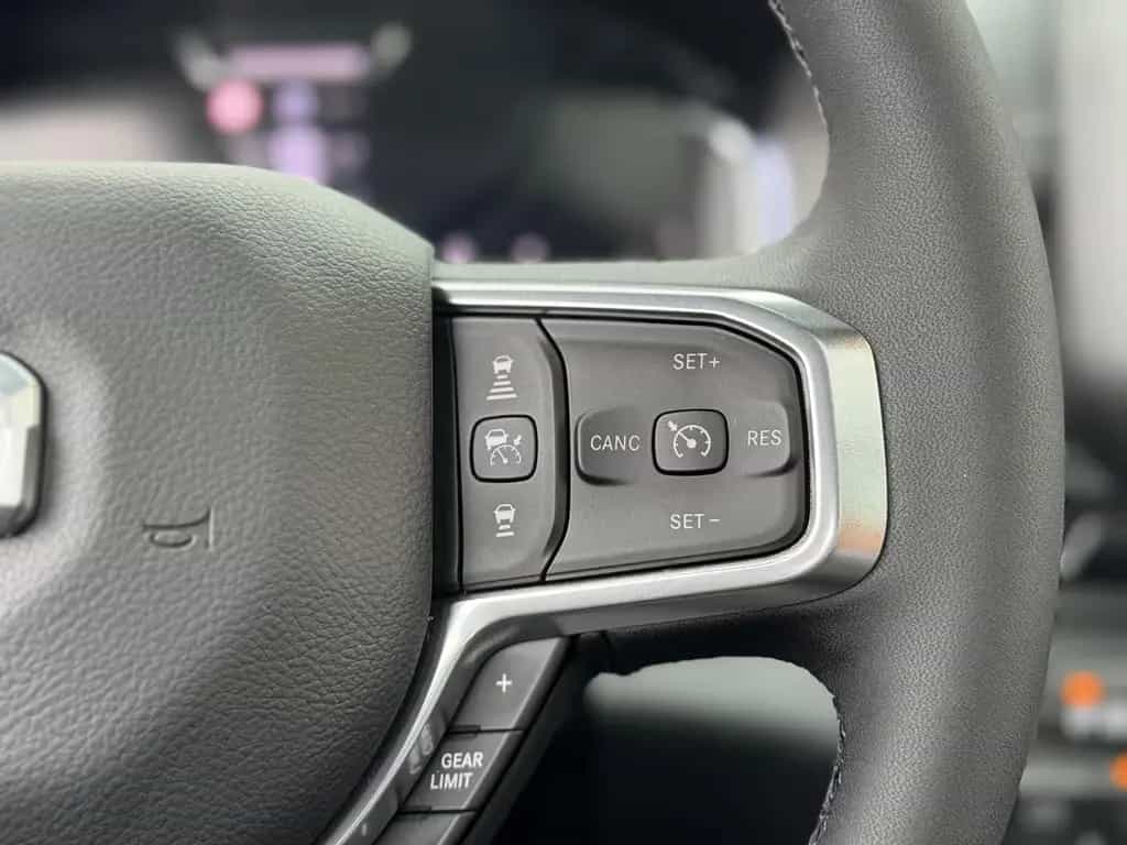 Dodge RAM 1500 Laramie Night Premium Crew 2025 UMBAU 06/2025-photo-27
