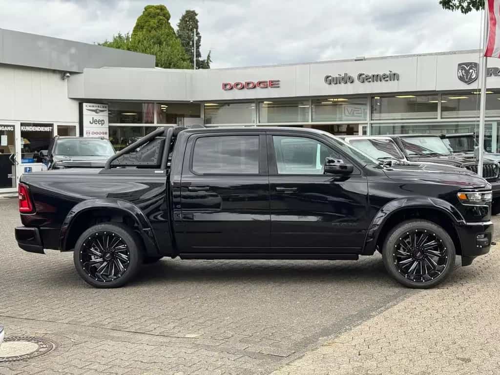 Dodge RAM 1500 Laramie Night Premium Crew 2025 UMBAU 06/2025-photo-3