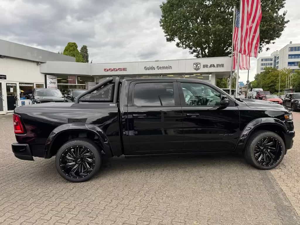 Dodge RAM 1500 Laramie Night Premium Crew 2025 UMBAU 06/2025-photo-4