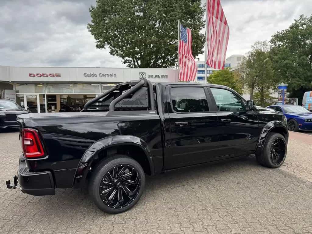 Dodge RAM 1500 Laramie Night Premium Crew 2025 UMBAU 06/2025-photo-5
