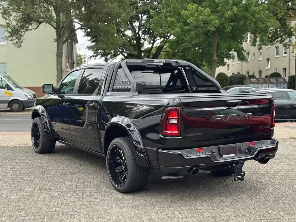 Dodge RAM 1500 Laramie Night Premium Crew 2025 UMBAU 06/2025-photo-6