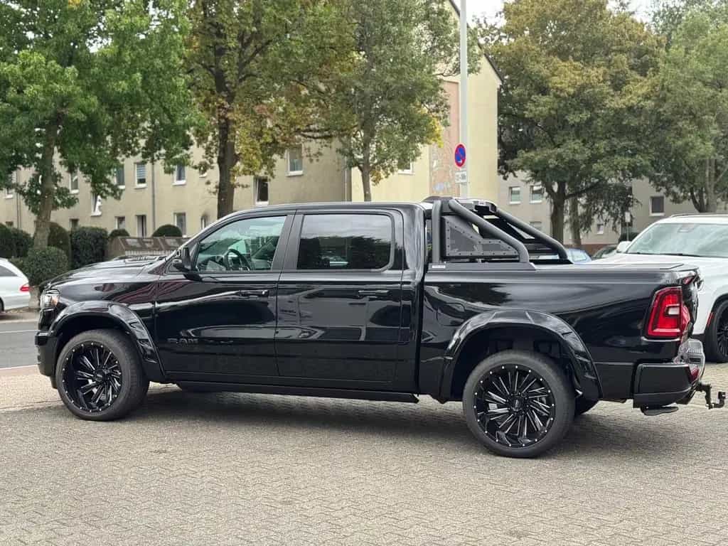 Dodge RAM 1500 Laramie Night Premium Crew 2025 UMBAU 06/2025-photo-9
