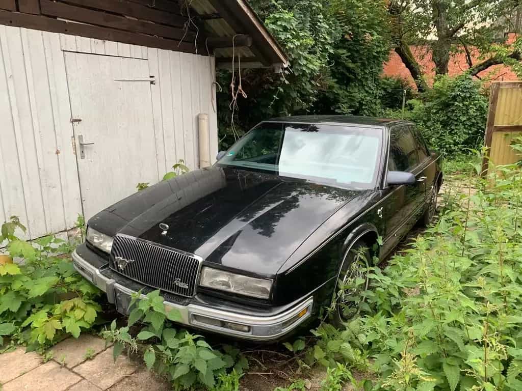 Buick Riviera 04/1988-photo-1