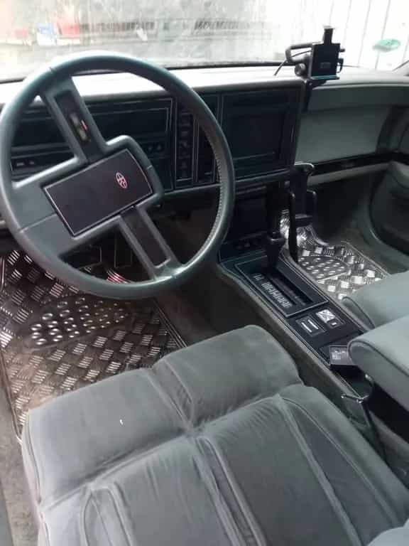 Buick Riviera 04/1988-photo-3