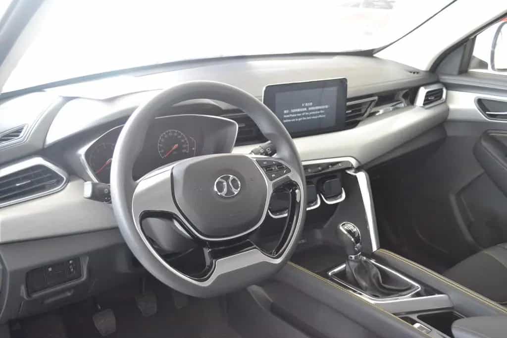 BAIC Beijing X35 1.5 T LED-Scheinw. 05/2023-photo-3
