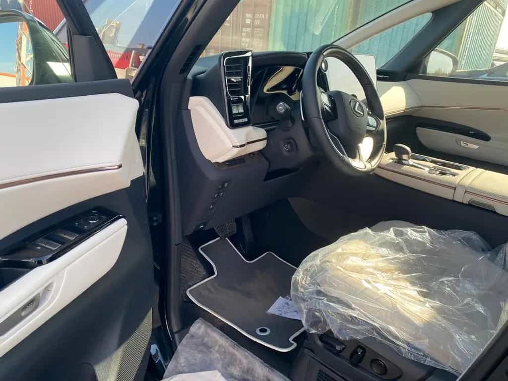 Lexus LM 350h Executive 99.000 eur T1 price null-photo-6