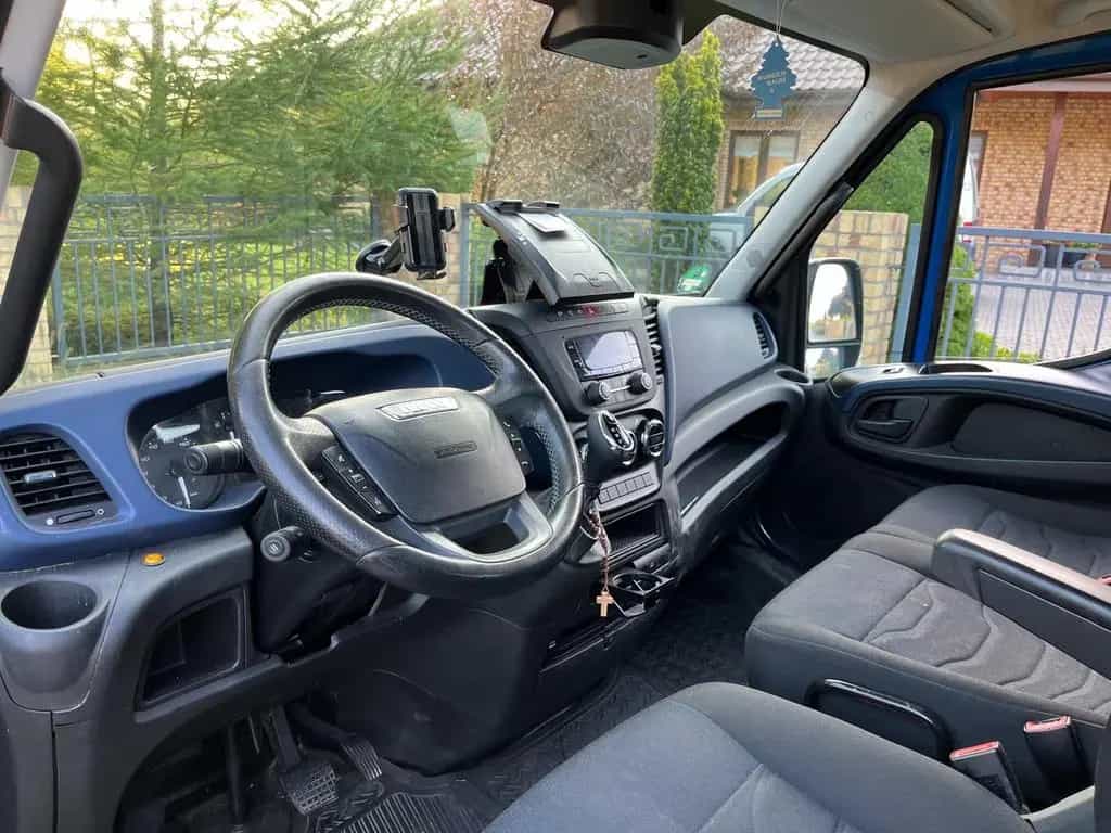 Iveco Daily 2.3 D Schlepper KLIMA 7 Pers. TÜV 10/26 06/2018-photo-17