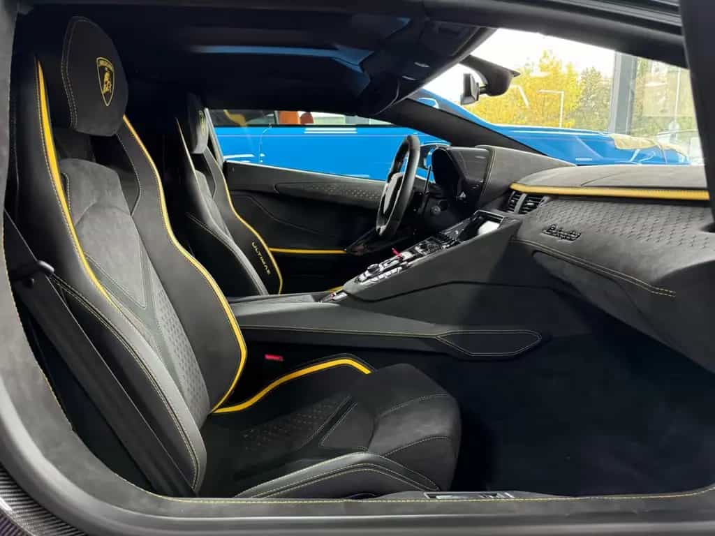 Lamborghini Aventador Ultimae Roadster 1 of 250- Full carbon 06/2022-photo-19