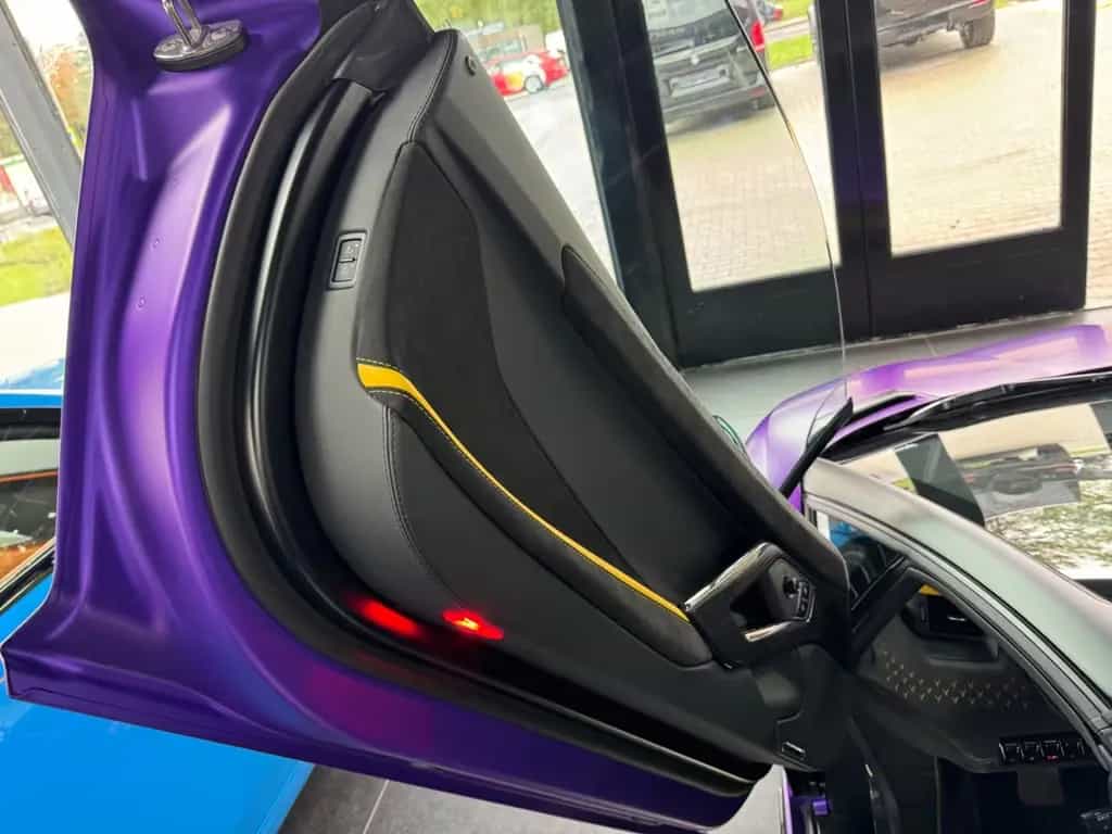 Lamborghini Aventador Ultimae Roadster 1 of 250- Full carbon 06/2022-photo-23