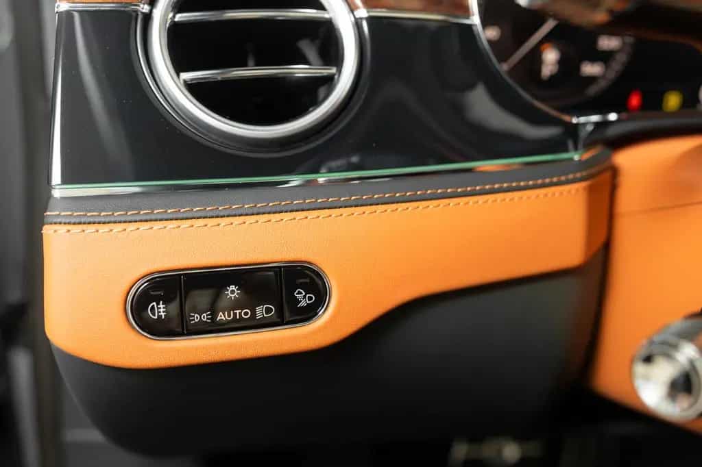 Bentley Flying Spur S V8 - Naim, Diamond Quilting 07/2025-photo-12