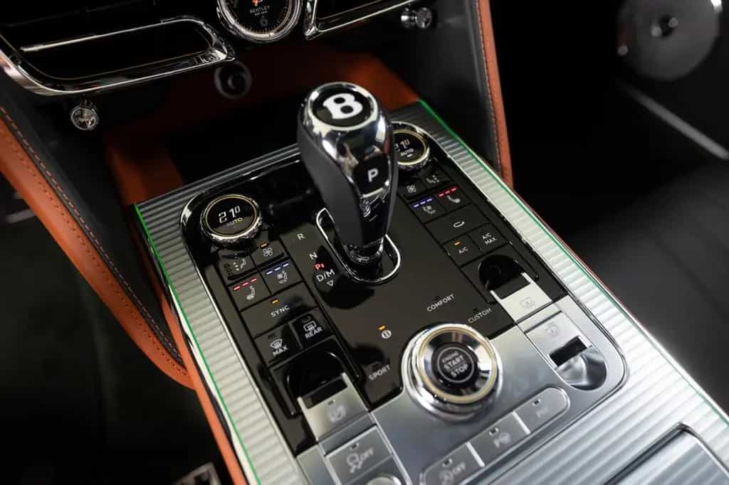 Bentley Flying Spur S V8 - Naim, Diamond Quilting 07/2025-photo-13