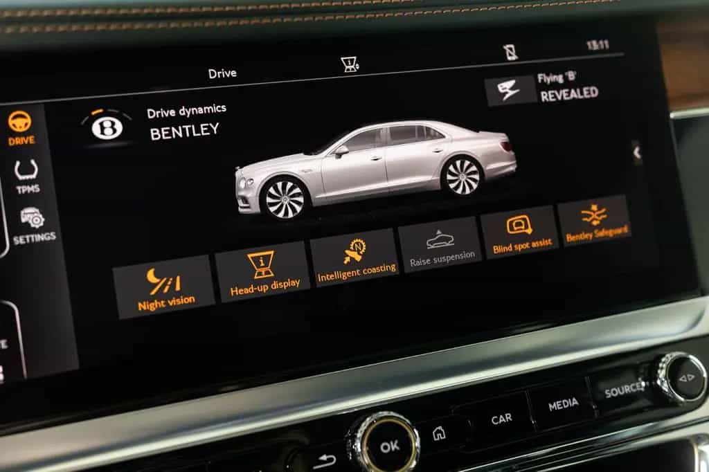 Bentley Flying Spur S V8 - Naim, Diamond Quilting 07/2025-photo-16