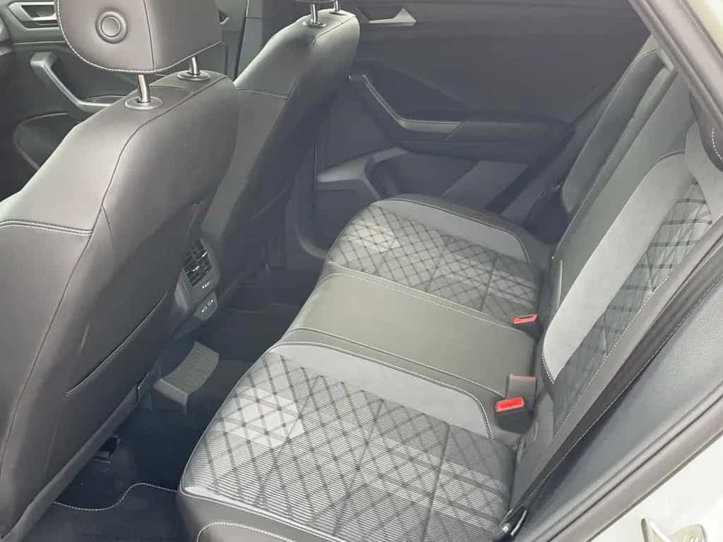 Volkswagen T-Roc 1.5 TSI R-Line DSG LED APP Connect SH ACC 06/2024-photo-7