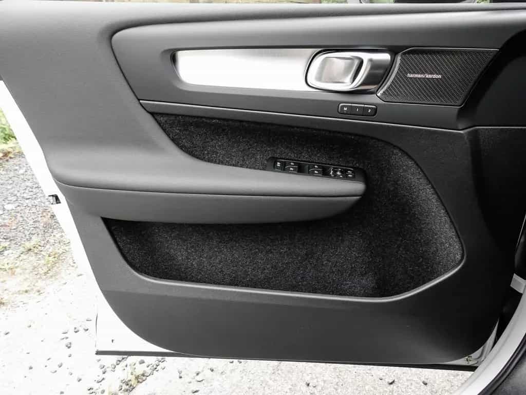 Volvo XC40 B3 Benzin Plus Dark Business-Paket BLIS Pix 09/2024-photo-12
