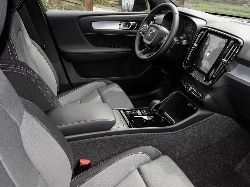Volvo XC40 B3 Benzin Plus Dark Business-Paket BLIS Pix 09/2024-photo-3
