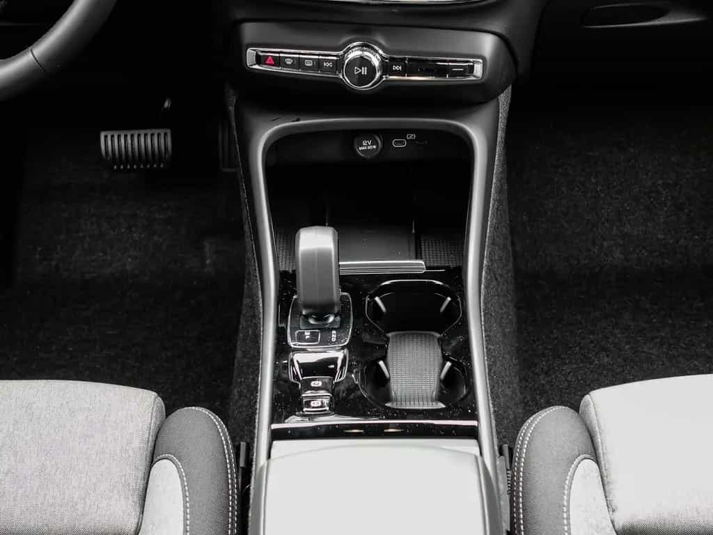 Volvo XC40 B3 Benzin Plus Dark Business-Paket BLIS Pix 09/2024-photo-9