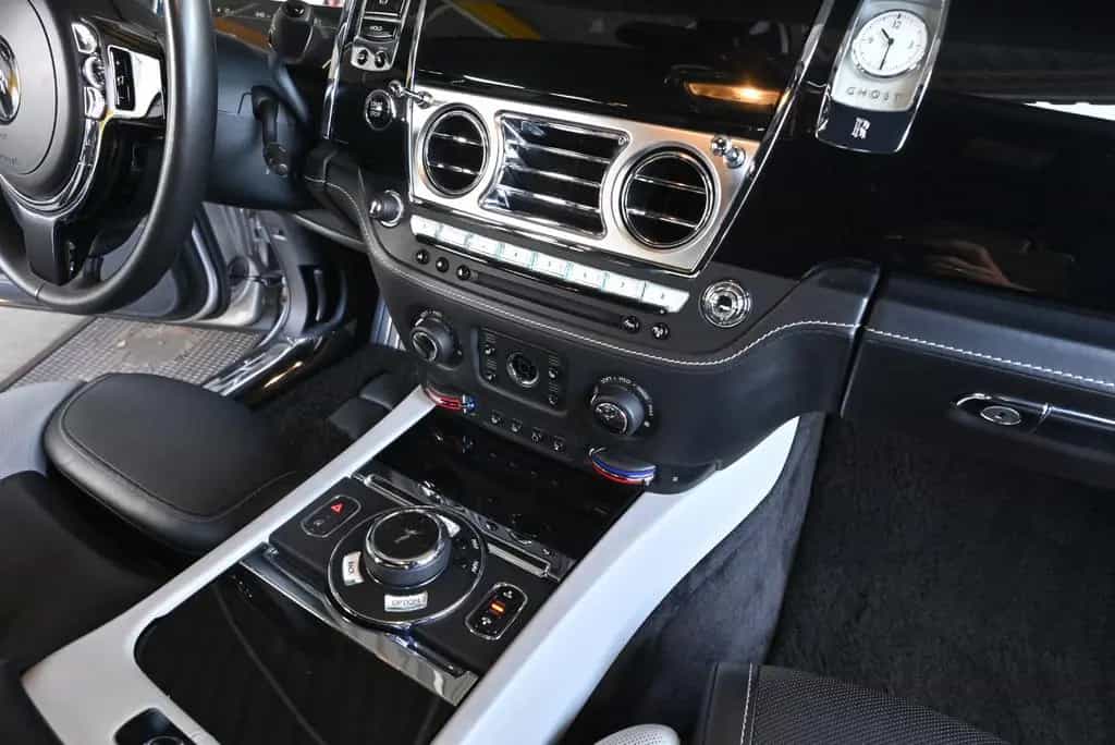 Rolls-Royce Ghost -S2/Panor/Topview/Assistpaket/Theatre Pak 05/2018-photo-21