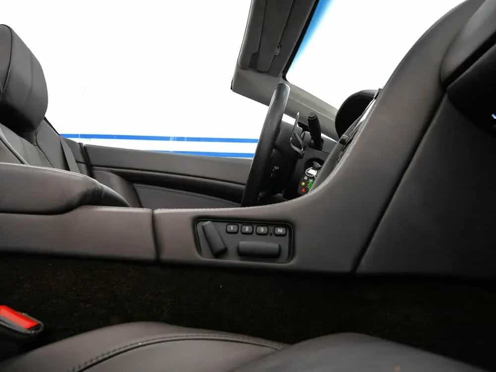 Aston Martin V8 Vantage 4.3l Roadster Dt. Ausfuerung/Wartung 04/2008-photo-14